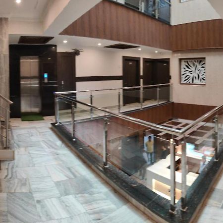 Hotel Krishna カトラ エクステリア 写真