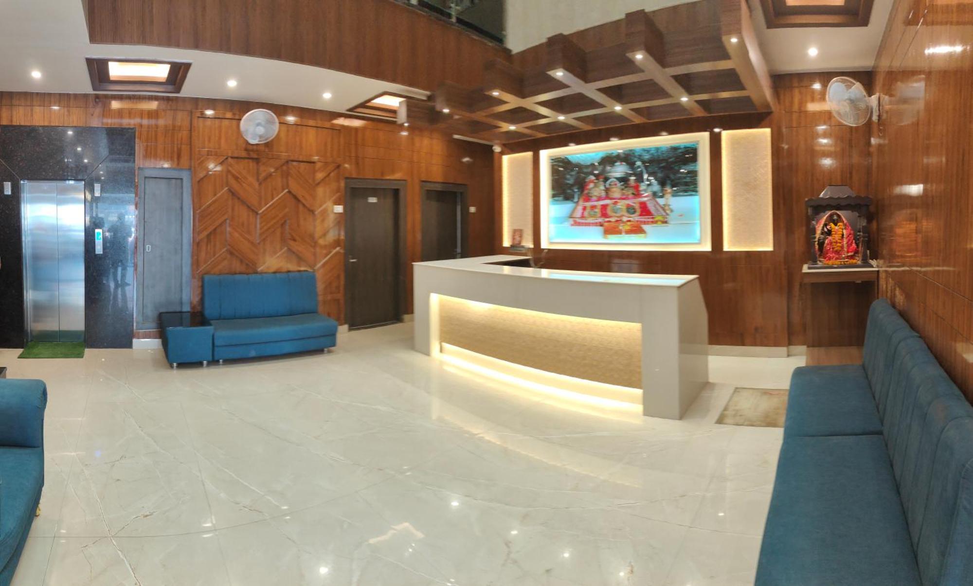 Hotel Krishna カトラ エクステリア 写真